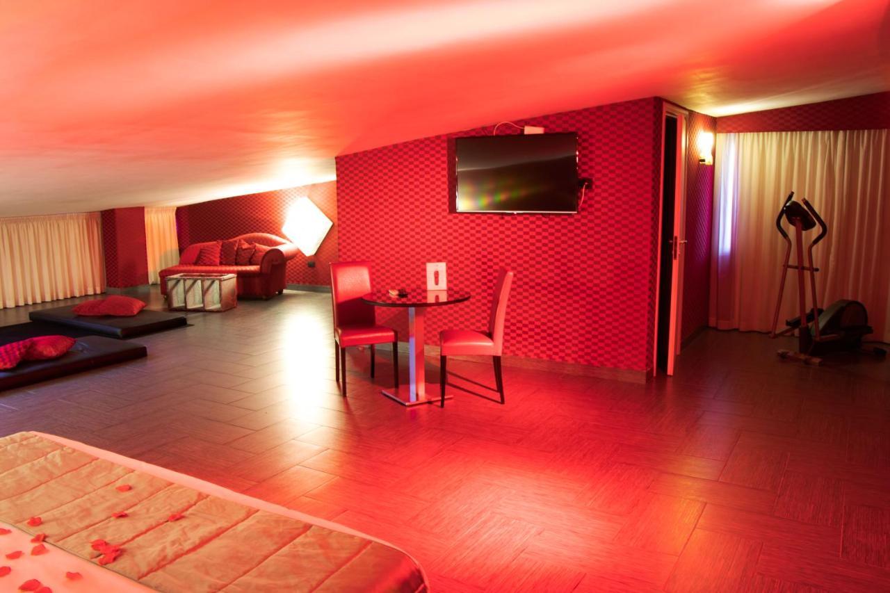 Hotel Masaniello Luxury Casoria Extérieur photo