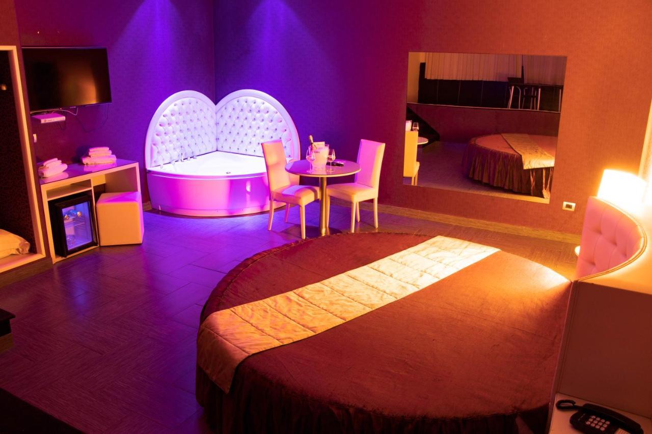 Hotel Masaniello Luxury Casoria Extérieur photo