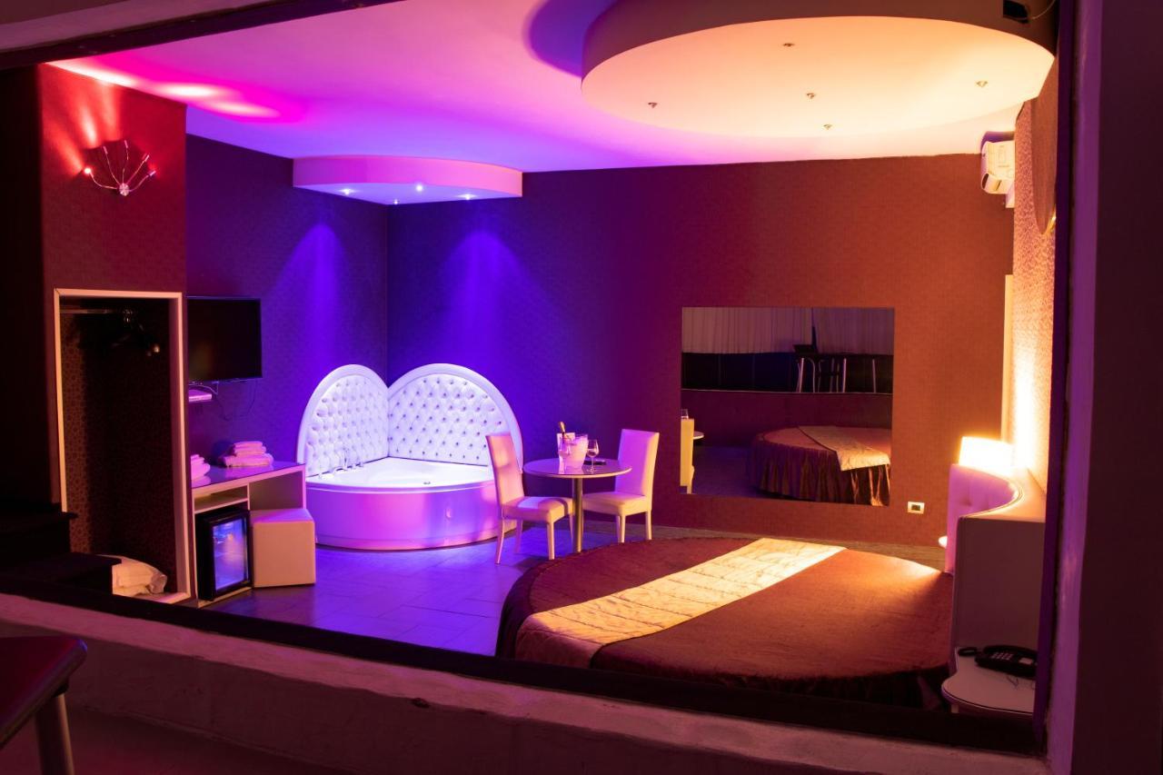 Hotel Masaniello Luxury Casoria Extérieur photo