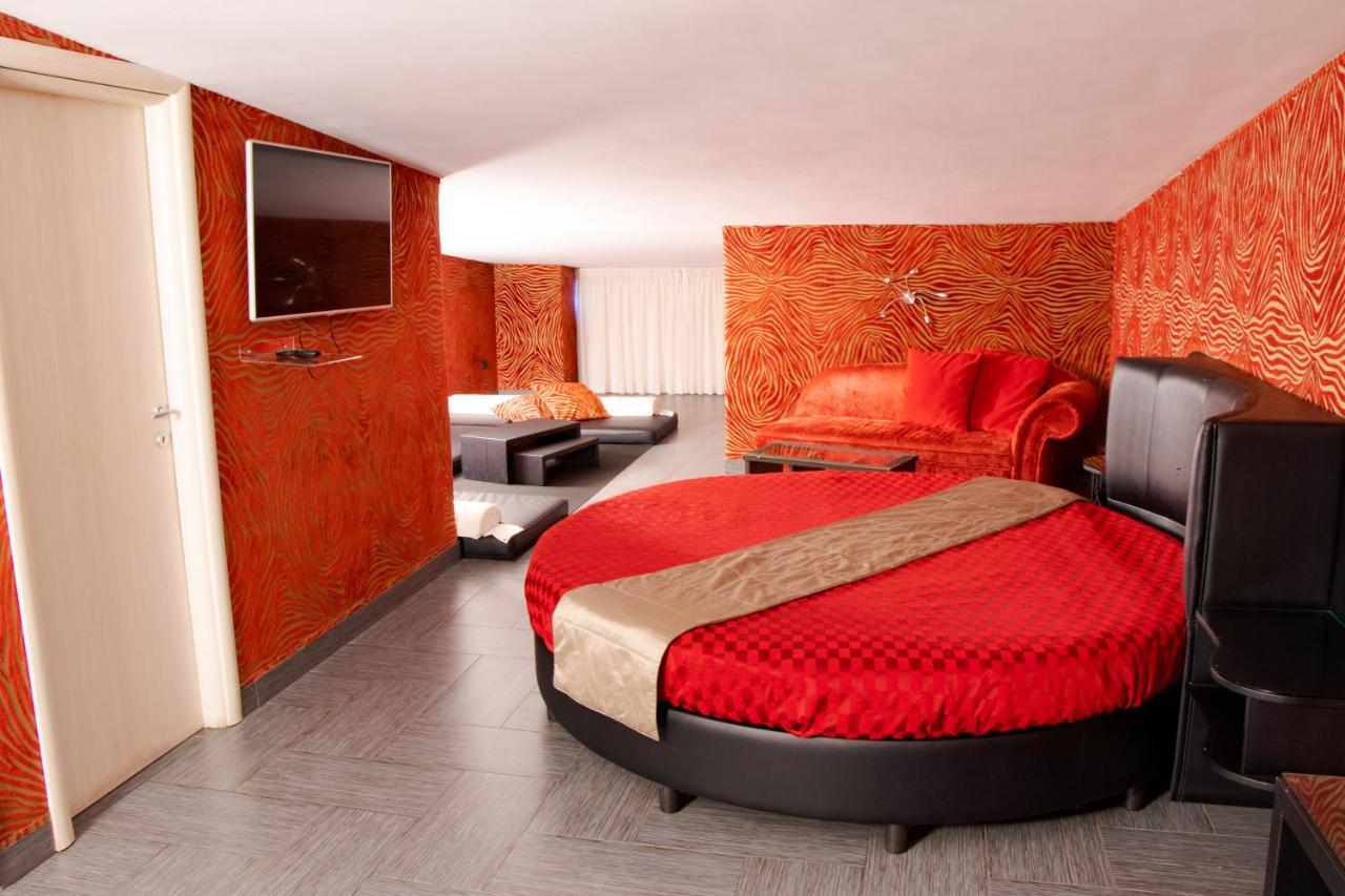 Hotel Masaniello Luxury Casoria Extérieur photo